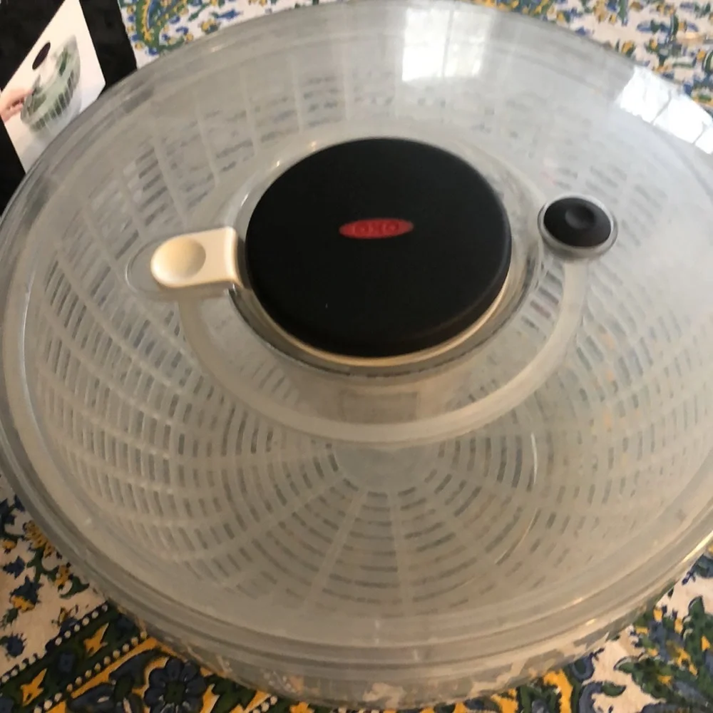 Oxo good grips salad spinner